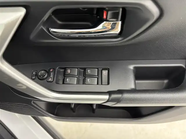 トヨタ ライズ XS 福岡県 2019(令1)年 3.1万km シャイニングホワイトパール 純正９型ディスプレイオーディオ／フルセグＴＶ　/バックカメラ　/ＥＴＣ　/前方ドライブレコーダー　/コーナーセンサー　/衝突軽減ブレーキ　/レーンキープアシスト　/アイドリングストップ　/横滑り防止装置　/ＭＴモード付ＡＴ　/ＬＥＤヘッドライト