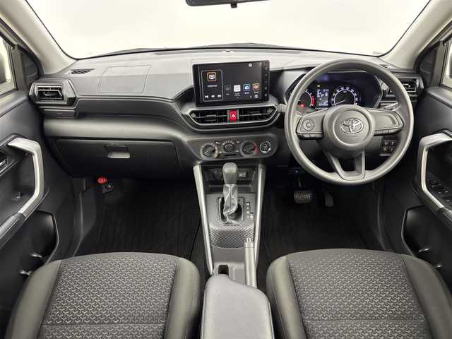 トヨタ ライズ XS 福岡県 2019(令1)年 3.1万km シャイニングホワイトパール 純正９型ディスプレイオーディオ／フルセグＴＶ　/バックカメラ　/ＥＴＣ　/前方ドライブレコーダー　/コーナーセンサー　/衝突軽減ブレーキ　/レーンキープアシスト　/アイドリングストップ　/横滑り防止装置　/ＭＴモード付ＡＴ　/ＬＥＤヘッドライト