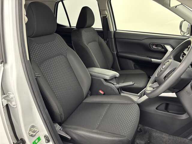 トヨタ ライズ XS 福岡県 2019(令1)年 3.1万km シャイニングホワイトパール 純正９型ディスプレイオーディオ／フルセグＴＶ　/バックカメラ　/ＥＴＣ　/前方ドライブレコーダー　/コーナーセンサー　/衝突軽減ブレーキ　/レーンキープアシスト　/アイドリングストップ　/横滑り防止装置　/ＭＴモード付ＡＴ　/ＬＥＤヘッドライト