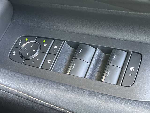 トヨタ アルファード Z 福島県 2025(令7)年 0.3万km ブラック １オーナー　１４型ディスプレイナビ　黒革シート　全方位モニター　プリクラッシュ　Ｒクルコン　ビルトインＥＴＣ　エアコンシート　ステアリングヒーター　デジタルインナーミラー　両側パワースライドドア