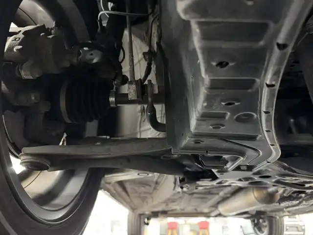 スズキ クロスビー HYBRID MZ 三重県 2019(令1)年 1.9万km スーパーブラックパール 3トーンコーディネート マイルドハイブリッド/FF/MTモード付インパネ6AT/純正 8インチナビ CN-RZ843/（FM/AM/SD/iPod/TV/USB/Bluetooth/MEMORY MUSIC/CD/DVD/VTR）/【OP】全方位モニター/ドライブレコーダー 前方/ビルトイン ETC/安全/・デュアルセンサーブレーキサポート/・誤発進抑制機能（前方・後方）/・車線逸脱警報機能/・ふらつき警報機能/・後退時ブレーキサポート/・リヤパーキングセンサー/・ハイビームアシスト/・ESP（車両走行安定補助システム）/・運転席、助手席、サイド、カーテンエアバッグ/など/装備/・シートヒーター（D/N）/・オートエアコン/・オートライト/・LED ヘッドランプ＆フロントフォグランプ/・パドルシフト/・ステアリングスイッチ/・純正16inAW/・プッシュスタート/・スマートキーx2/・パワーステアリング/・全ドアパワーウインドウ/・取/ナビ取/・【OP】外装色『スーパーブラックパール 3トーンコーディネート［DCD］』/など