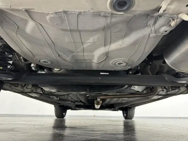 スズキ クロスビー HYBRID MZ 三重県 2019(令1)年 1.9万km スーパーブラックパール 3トーンコーディネート マイルドハイブリッド/FF/MTモード付インパネ6AT/純正 8インチナビ CN-RZ843/（FM/AM/SD/iPod/TV/USB/Bluetooth/MEMORY MUSIC/CD/DVD/VTR）/【OP】全方位モニター/ドライブレコーダー 前方/ビルトイン ETC/安全/・デュアルセンサーブレーキサポート/・誤発進抑制機能（前方・後方）/・車線逸脱警報機能/・ふらつき警報機能/・後退時ブレーキサポート/・リヤパーキングセンサー/・ハイビームアシスト/・ESP（車両走行安定補助システム）/・運転席、助手席、サイド、カーテンエアバッグ/など/装備/・シートヒーター（D/N）/・オートエアコン/・オートライト/・LED ヘッドランプ＆フロントフォグランプ/・パドルシフト/・ステアリングスイッチ/・純正16inAW/・プッシュスタート/・スマートキーx2/・パワーステアリング/・全ドアパワーウインドウ/・取/ナビ取/・【OP】外装色『スーパーブラックパール 3トーンコーディネート［DCD］』/など