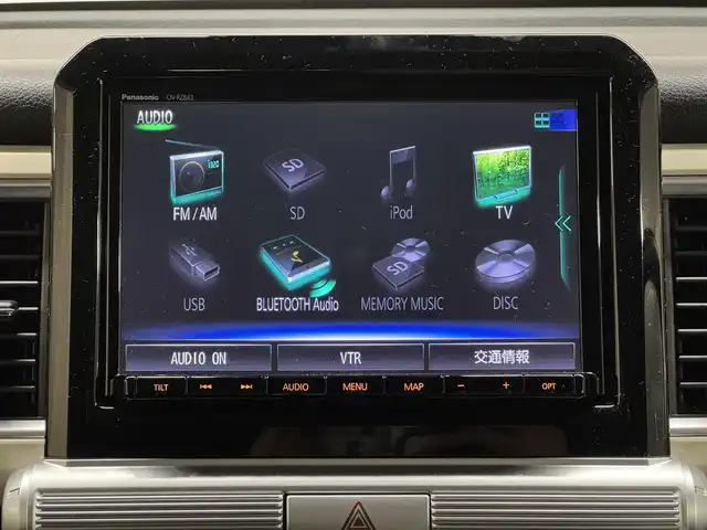 スズキ クロスビー HYBRID MZ 三重県 2019(令1)年 1.9万km スーパーブラックパール 3トーンコーディネート マイルドハイブリッド/FF/MTモード付インパネ6AT/純正 8インチナビ CN-RZ843/（FM/AM/SD/iPod/TV/USB/Bluetooth/MEMORY MUSIC/CD/DVD/VTR）/【OP】全方位モニター/ドライブレコーダー 前方/ビルトイン ETC/安全/・デュアルセンサーブレーキサポート/・誤発進抑制機能（前方・後方）/・車線逸脱警報機能/・ふらつき警報機能/・後退時ブレーキサポート/・リヤパーキングセンサー/・ハイビームアシスト/・ESP（車両走行安定補助システム）/・運転席、助手席、サイド、カーテンエアバッグ/など/装備/・シートヒーター（D/N）/・オートエアコン/・オートライト/・LED ヘッドランプ＆フロントフォグランプ/・パドルシフト/・ステアリングスイッチ/・純正16inAW/・プッシュスタート/・スマートキーx2/・パワーステアリング/・全ドアパワーウインドウ/・取/ナビ取/・【OP】外装色『スーパーブラックパール 3トーンコーディネート［DCD］』/など