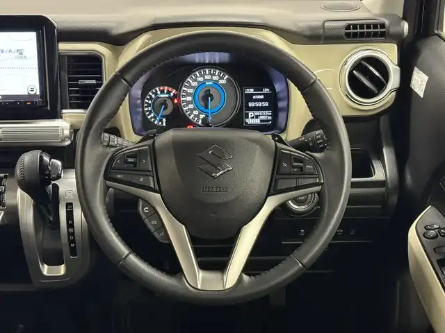 スズキ クロスビー HYBRID MZ 三重県 2019(令1)年 1.9万km スーパーブラックパール 3トーンコーディネート マイルドハイブリッド/FF/MTモード付インパネ6AT/純正 8インチナビ CN-RZ843/（FM/AM/SD/iPod/TV/USB/Bluetooth/MEMORY MUSIC/CD/DVD/VTR）/【OP】全方位モニター/ドライブレコーダー 前方/ビルトイン ETC/安全/・デュアルセンサーブレーキサポート/・誤発進抑制機能（前方・後方）/・車線逸脱警報機能/・ふらつき警報機能/・後退時ブレーキサポート/・リヤパーキングセンサー/・ハイビームアシスト/・ESP（車両走行安定補助システム）/・運転席、助手席、サイド、カーテンエアバッグ/など/装備/・シートヒーター（D/N）/・オートエアコン/・オートライト/・LED ヘッドランプ＆フロントフォグランプ/・パドルシフト/・ステアリングスイッチ/・純正16inAW/・プッシュスタート/・スマートキーx2/・パワーステアリング/・全ドアパワーウインドウ/・取/ナビ取/・【OP】外装色『スーパーブラックパール 3トーンコーディネート［DCD］』/など