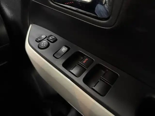 スズキ クロスビー HYBRID MZ 三重県 2019(令1)年 1.9万km スーパーブラックパール 3トーンコーディネート マイルドハイブリッド/FF/MTモード付インパネ6AT/純正 8インチナビ CN-RZ843/（FM/AM/SD/iPod/TV/USB/Bluetooth/MEMORY MUSIC/CD/DVD/VTR）/【OP】全方位モニター/ドライブレコーダー 前方/ビルトイン ETC/安全/・デュアルセンサーブレーキサポート/・誤発進抑制機能（前方・後方）/・車線逸脱警報機能/・ふらつき警報機能/・後退時ブレーキサポート/・リヤパーキングセンサー/・ハイビームアシスト/・ESP（車両走行安定補助システム）/・運転席、助手席、サイド、カーテンエアバッグ/など/装備/・シートヒーター（D/N）/・オートエアコン/・オートライト/・LED ヘッドランプ＆フロントフォグランプ/・パドルシフト/・ステアリングスイッチ/・純正16inAW/・プッシュスタート/・スマートキーx2/・パワーステアリング/・全ドアパワーウインドウ/・取/ナビ取/・【OP】外装色『スーパーブラックパール 3トーンコーディネート［DCD］』/など