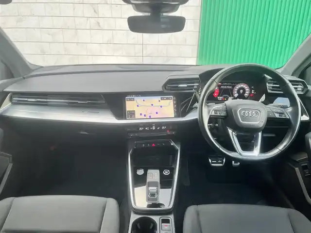 アウディ アウディ Ａ３ セダン 30TFSI アドバンスド 島根県 2021(令3)年 3.7万km ブリリアントレッド 純正ナビ/フルセグ/Ｂｌｕｅｔｏｏｔｈ接続/ＥＴＣ/バックカメラ/前後コーナーセンサー/追従式クルーズコントロール/衝突軽減システム/横滑り防止/前席パワーシート/シートヒーター/オートヘッドライト/ハイビーム/純正１８インチアルミホイール/純正フロアマット/スマートフォン置くだけ充電