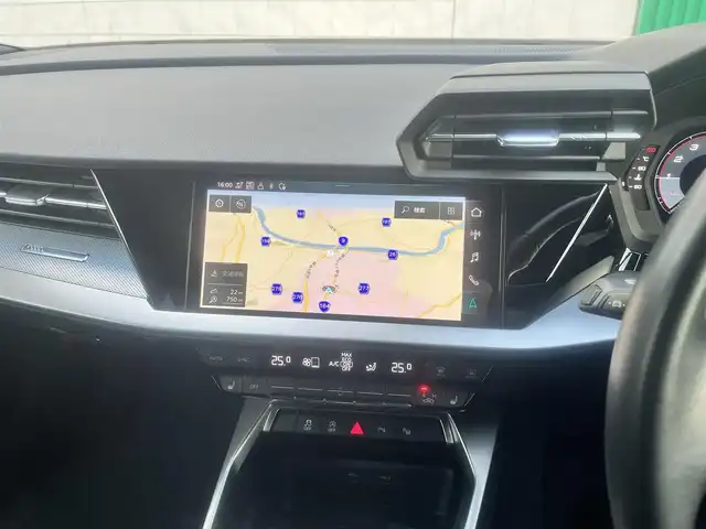 アウディ アウディ Ａ３ セダン 30TFSI アドバンスド 島根県 2021(令3)年 3.7万km ブリリアントレッド 純正ナビ/フルセグ/Ｂｌｕｅｔｏｏｔｈ接続/ＥＴＣ/バックカメラ/前後コーナーセンサー/追従式クルーズコントロール/衝突軽減システム/横滑り防止/前席パワーシート/シートヒーター/オートヘッドライト/ハイビーム/純正１８インチアルミホイール/純正フロアマット/スマートフォン置くだけ充電