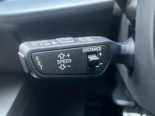 アウディ アウディ Ａ３ セダン 30TFSI アドバンスド 島根県 2021(令3)年 3.7万km ブリリアントレッド 純正ナビ/フルセグ/Ｂｌｕｅｔｏｏｔｈ接続/ＥＴＣ/バックカメラ/前後コーナーセンサー/追従式クルーズコントロール/衝突軽減システム/横滑り防止/前席パワーシート/シートヒーター/オートヘッドライト/ハイビーム/純正１８インチアルミホイール/純正フロアマット/スマートフォン置くだけ充電