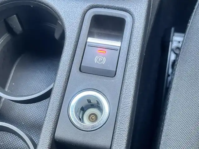 アウディ アウディ Ａ３ セダン 30TFSI アドバンスド 島根県 2021(令3)年 3.7万km ブリリアントレッド 純正ナビ/フルセグ/Ｂｌｕｅｔｏｏｔｈ接続/ＥＴＣ/バックカメラ/前後コーナーセンサー/追従式クルーズコントロール/衝突軽減システム/横滑り防止/前席パワーシート/シートヒーター/オートヘッドライト/ハイビーム/純正１８インチアルミホイール/純正フロアマット/スマートフォン置くだけ充電