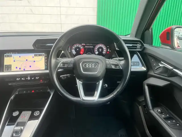 アウディ アウディ Ａ３ セダン 30TFSI アドバンスド 島根県 2021(令3)年 3.7万km ブリリアントレッド 純正ナビ/フルセグ/Ｂｌｕｅｔｏｏｔｈ接続/ＥＴＣ/バックカメラ/前後コーナーセンサー/追従式クルーズコントロール/衝突軽減システム/横滑り防止/前席パワーシート/シートヒーター/オートヘッドライト/ハイビーム/純正１８インチアルミホイール/純正フロアマット/スマートフォン置くだけ充電