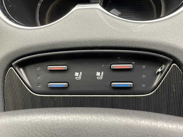 トヨタ ハリアー ハイブリッド Z レザーパッケージ 茨城県 2021(令3)年 4万km ホワイトパールクリスタルシャイン 純正12.3インチナビ/・JBLサウンド/・全方位カメラ/・FM/AM/Bluetooth/AppleCarPlay/AndroidAuto/・フルセグTV/・Miracast/BSM/パワーシート（D+N席）/シートヒーター（D+N席）/シートベンチレーション（D+N席）/ステアリングヒーター/前後ドライブレコーダー/前後コーナーセンサー/電動リアゲート/ビルドインETC/純正アルミホイール/横滑り防止機能/レーンキープアシスト/衝突被害軽減ブレーキ/LEDヘッドライト/オートライト/オートマチックハイビーム