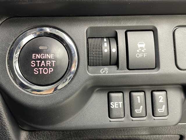 スバル レヴォーグ 1．6STIスポーツアイサイト 茨城県 2017(平29)年 5.5万km クリスタルホワイトP 社外ナビ/フルセグTV/ETC/BSM/デジタルインナーミラー/ドライブレコーダー/追従クルーズコントロール/パドルシフト/パワーシート/シートヒーター/純正18インチアルミホイール/コーナーセンサー/横滑り防止装置/衝突軽減ブレーキ/LEDヘッドライト