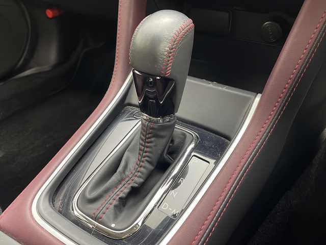 スバル レヴォーグ 1．6STIスポーツアイサイト 茨城県 2017(平29)年 5.5万km クリスタルホワイトP 社外ナビ/フルセグTV/ETC/BSM/デジタルインナーミラー/ドライブレコーダー/追従クルーズコントロール/パドルシフト/パワーシート/シートヒーター/純正18インチアルミホイール/コーナーセンサー/横滑り防止装置/衝突軽減ブレーキ/LEDヘッドライト