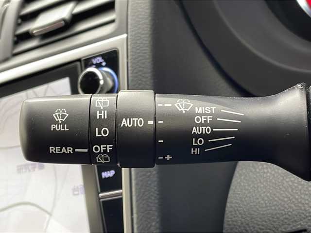 スバル レヴォーグ 1．6STIスポーツアイサイト 茨城県 2017(平29)年 5.5万km クリスタルホワイトP 社外ナビ/フルセグTV/ETC/BSM/デジタルインナーミラー/ドライブレコーダー/追従クルーズコントロール/パドルシフト/パワーシート/シートヒーター/純正18インチアルミホイール/コーナーセンサー/横滑り防止装置/衝突軽減ブレーキ/LEDヘッドライト