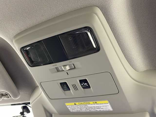 スバル レヴォーグ 1．6STIスポーツアイサイト 茨城県 2017(平29)年 5.5万km クリスタルホワイトP 社外ナビ/フルセグTV/ETC/BSM/デジタルインナーミラー/ドライブレコーダー/追従クルーズコントロール/パドルシフト/パワーシート/シートヒーター/純正18インチアルミホイール/コーナーセンサー/横滑り防止装置/衝突軽減ブレーキ/LEDヘッドライト