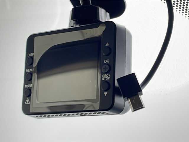 スバル レヴォーグ 1．6STIスポーツアイサイト 茨城県 2017(平29)年 5.5万km クリスタルホワイトP 社外ナビ/フルセグTV/ETC/BSM/デジタルインナーミラー/ドライブレコーダー/追従クルーズコントロール/パドルシフト/パワーシート/シートヒーター/純正18インチアルミホイール/コーナーセンサー/横滑り防止装置/衝突軽減ブレーキ/LEDヘッドライト