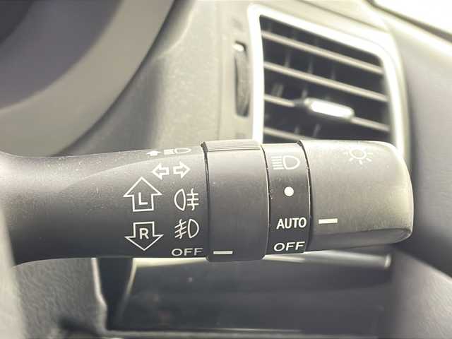 スバル レヴォーグ 1．6STIスポーツアイサイト 茨城県 2017(平29)年 5.5万km クリスタルホワイトP 社外ナビ/フルセグTV/ETC/BSM/デジタルインナーミラー/ドライブレコーダー/追従クルーズコントロール/パドルシフト/パワーシート/シートヒーター/純正18インチアルミホイール/コーナーセンサー/横滑り防止装置/衝突軽減ブレーキ/LEDヘッドライト