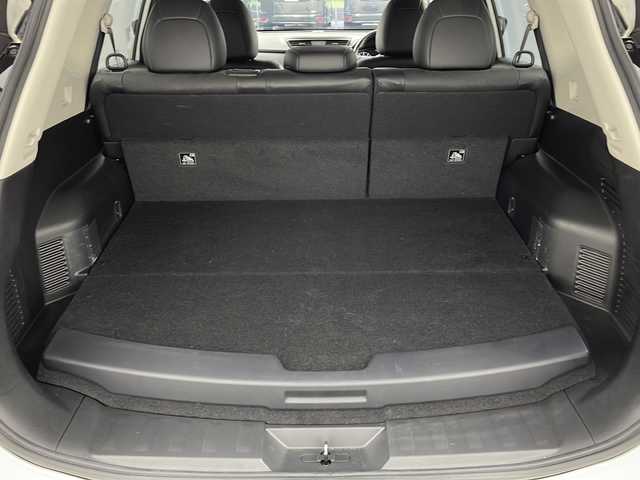 日産 エクストレイル ハイブリッド 20Xi 大阪府 2020(令2)年 5.7万km ブリリアントホワイトパール ４WD/ニスモエアロ/純正9インチナビ/【BT/フルセグTV/USB/AUX/ipod/DVD]/デジタルインナーミラー/HDMI/全方位カメラ/ETC/プロパイロット/衝突被害軽減システム/コーナーセンサー前後/オートライト/純正17インチAW/純正フロアマット/レザーシート/シートヒーター/AUTOHOLD