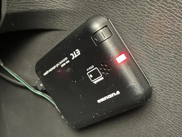 三菱 デリカＤ：５ アーバンギア G 愛知県 2019(平31)年 6万km ダイヤモンドブラックマイカ 社外ナビ　バックカメラ　禁煙　フルセグＴＶ　ＤＶＤ　追従クルコン　パドルシフト　両側パワスラ　ＥＴＣ　ドラレコ　ＵＳＢ　衝突軽減　ＬＥＤオートライト　フォグランプ　純正フロアマット　Ｂｌｕｅｔｏｏｔｈ　電子パーキング　純正１８インチアルミ　プッシュスタート　スマートキー