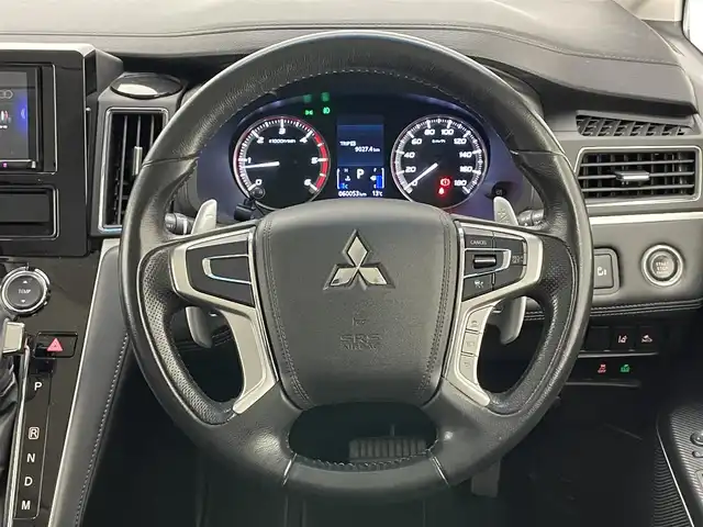 三菱 デリカＤ：５ アーバンギア G 愛知県 2019(平31)年 6万km ダイヤモンドブラックマイカ 社外ナビ　バックカメラ　禁煙　フルセグＴＶ　ＤＶＤ　追従クルコン　パドルシフト　両側パワスラ　ＥＴＣ　ドラレコ　ＵＳＢ　衝突軽減　ＬＥＤオートライト　フォグランプ　純正フロアマット　Ｂｌｕｅｔｏｏｔｈ　電子パーキング　純正１８インチアルミ　プッシュスタート　スマートキー