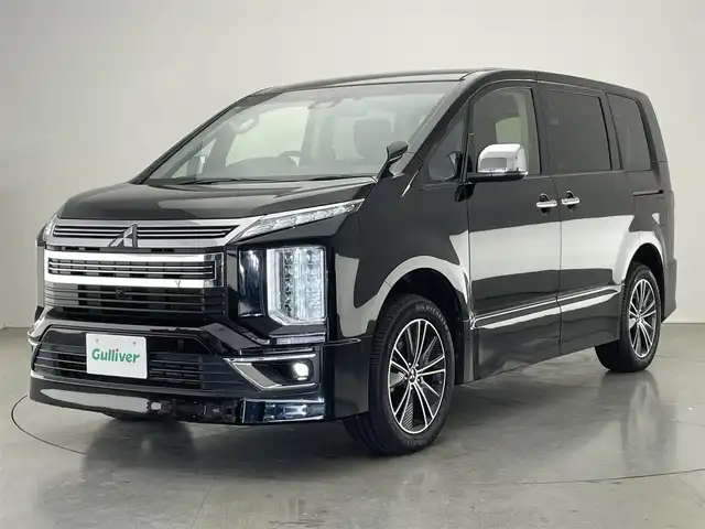 三菱 デリカＤ：５ アーバンギア G 愛知県 2019(平31)年 6万km ダイヤモンドブラックマイカ 社外ナビ　バックカメラ　禁煙　フルセグＴＶ　ＤＶＤ　追従クルコン　パドルシフト　両側パワスラ　ＥＴＣ　ドラレコ　ＵＳＢ　衝突軽減　ＬＥＤオートライト　フォグランプ　純正フロアマット　Ｂｌｕｅｔｏｏｔｈ　電子パーキング　純正１８インチアルミ　プッシュスタート　スマートキー