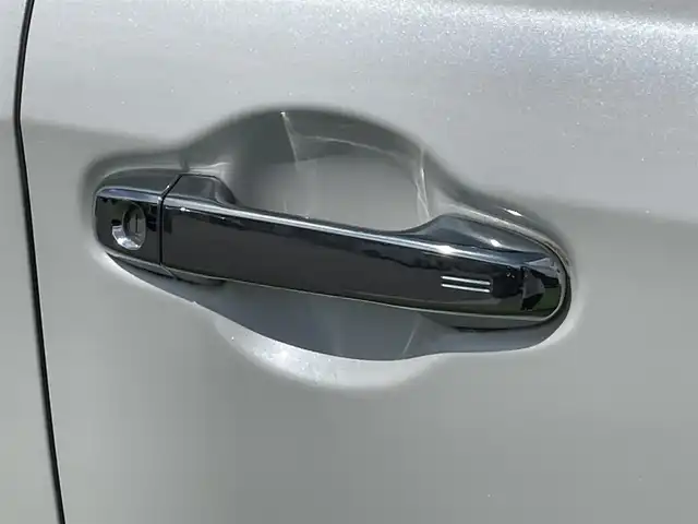 トヨタ ヴォクシー ZS 煌 香川県 2018(平30)年 6.3万km ホワイトパールクリスタルシャイン 社外7インチメモリーナビゲーション/CD DVD フルセグTV Bluetooth/バックカメラ/ビルトインETC/トヨタセーフティセンス/レーンデパーチャーアラート/オートマチックハイビーム/LEDヘッドライト/オートライト/フォグライト/社外フリップダウンモニター/両側パワースライドドア/アイドリングストップ/横滑り防止装置/ウィンカーミラー/電動格納ミラー/フロアマット/スマートキー/エンジンプッシュスタート/ドアバイザー