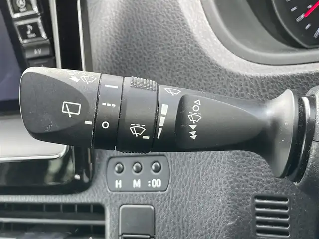 トヨタ ヴォクシー ZS 煌 香川県 2018(平30)年 6.3万km ホワイトパールクリスタルシャイン 社外7インチメモリーナビゲーション/CD DVD フルセグTV Bluetooth/バックカメラ/ビルトインETC/トヨタセーフティセンス/レーンデパーチャーアラート/オートマチックハイビーム/LEDヘッドライト/オートライト/フォグライト/社外フリップダウンモニター/両側パワースライドドア/アイドリングストップ/横滑り防止装置/ウィンカーミラー/電動格納ミラー/フロアマット/スマートキー/エンジンプッシュスタート/ドアバイザー