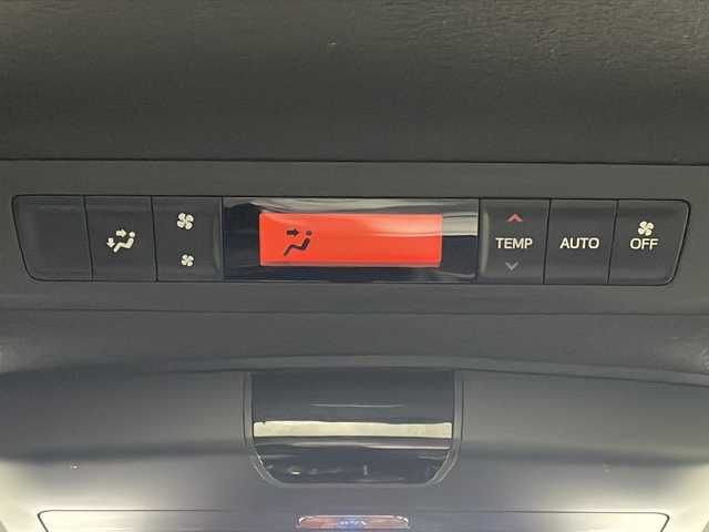 トヨタ ヴォクシー ZS 煌 沖縄県 2018(平30)年 6.3万km ホワイトパールクリスタルシャイン 禁煙車/県外仕入れ/7人乗り/両側パワースライドドア/ALPINEナビ/【CD/DVD/BT/フルセグTV/AM/FM】/バックカメラ/ETC/衝突被害軽減システム/横滑り防止装置/盗難防止装置/クルーズコントロール/オートマチックハイビーム/純正LEDヘッドライト/オートライト/16インチ純正アルミ/スマートキー/スペアキー