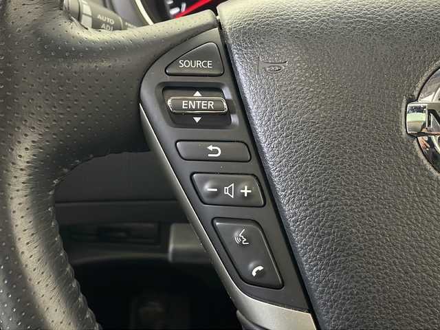 日産 ムラーノ 250XV FOUR Mビアネロ 秋田県 2014(平26)年 6.9万km スーパーブラック 4WD/サンルーフ/ルーフレール/純正ナビ/　（CD/TV/Bluetooth）/バックカメラ/革巻きハンドル/レーダークルーズコントロール/ステアリングスイッチ/レザーシート/前席シートヒーター/電動格納ミラー/横滑り防止装置/プッシュスタート/純正フロアマット/社外アルミホイール/HIDライト/フォグランプ/オートライト/ドアバイザー/スマートキー