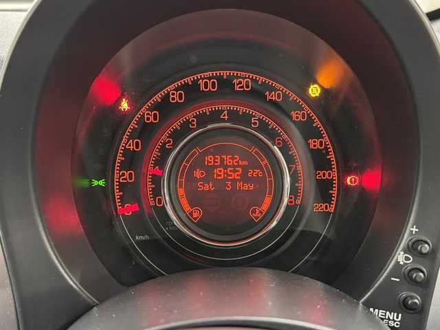 フィアット ５００Ｓ 三重県 2013(平25)年 19.4万km 紺Ｍ ツインエアー・ターボ（ハイオク）/FF/5F/純正 CDチューナー/AM/FM/MP3/ドライブレコーダー 前方/安全/・ABS＆EBD（アンチロックブレーキ＋電子制動力配分制御）/・ASR（アンチスリップレギュレーション：横滑り防止）/装備/・スポーツシート：ハーフレザー/・ステアリングスイッチ/・マニュアルエアコン/・SRS サイド＆カーテンエアバッグ/・パワーウインドウ/・電動ドアミラー/・パワーステアリング/・純正15inAW/・【OP】ボディカラー『フットルースブルー（Blu Midnight Indigo SM）［407］』/・スペアタイヤ