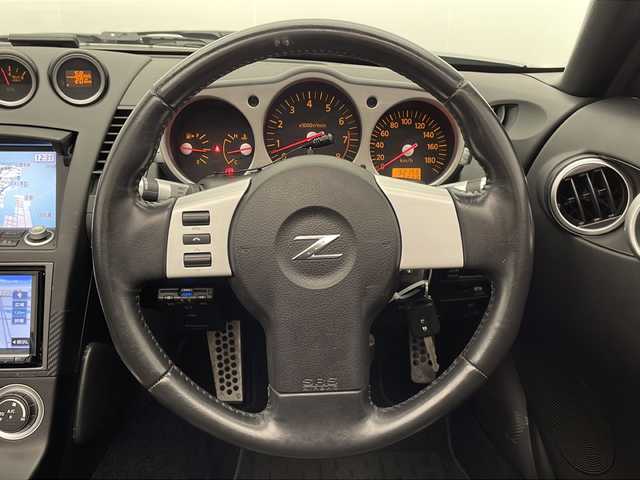 日産 フェアレディ Ｚ ロードスター バージョンT 宮崎県 2004(平16)年 3.3万km スパークリングシルバー 電動オープン　/社外ナビ　/フルセグＴＶ　/Ｂｌｕｅｔｏｏｔｈ　/ＣＤ　/バックカメラ/Ｄ／Ｎ席シートヒーター/スペアキー/レザーシート/キセノンヘッドライト/ＥＴＣ　/純正フロアーマット/電動格納ミラー