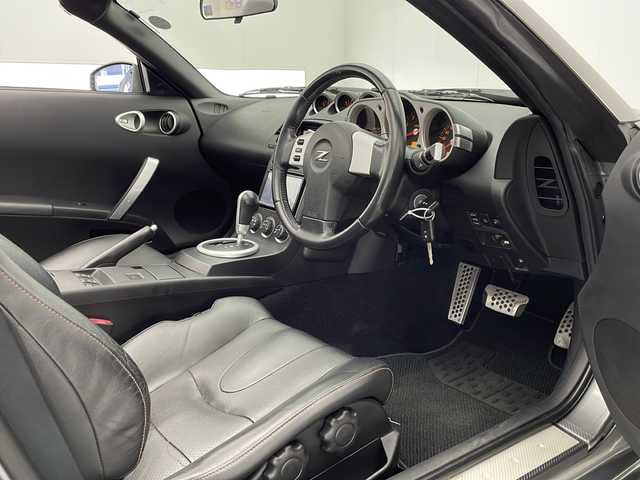 日産 フェアレディ Ｚ ロードスター バージョンT 宮崎県 2004(平16)年 3.3万km スパークリングシルバー 電動オープン　/社外ナビ　/フルセグＴＶ　/Ｂｌｕｅｔｏｏｔｈ　/ＣＤ　/バックカメラ/Ｄ／Ｎ席シートヒーター/スペアキー/レザーシート/キセノンヘッドライト/ＥＴＣ　/純正フロアーマット/電動格納ミラー