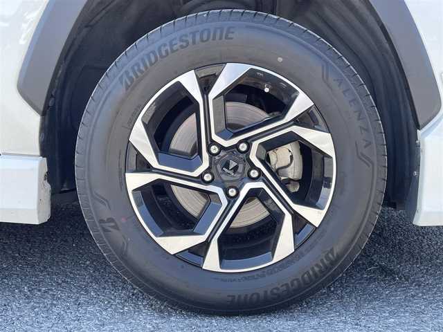 トヨタ ＲＡＶ４ X 茨城県 2021(令3)年 5.1万km ホワイトパールクリスタルシャイン 　モデリスタフルエアロ/　ルーフレール/　純正ディスプレイオーディオ/【フルセグTV/Bluetooth/Miracast】/　衝突被害軽減システム/ レーダークルーズコントロール/ レーンキープアシスト/ 車両接近通報装置/ コーナーセンサー/ モデリスタアルミホイール/　オートLEDライト/　オートマチックハイビーム/　ビルトインETC/　横滑り防止装置/　盗難防止装置/　フロアマット/　プッシュスタート/　スマートキー