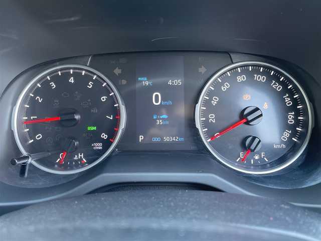 トヨタ ＲＡＶ４ X 茨城県 2021(令3)年 5.1万km ホワイトパールクリスタルシャイン 　モデリスタフルエアロ/　ルーフレール/　純正ディスプレイオーディオ/【フルセグTV/Bluetooth/Miracast】/　衝突被害軽減システム/ レーダークルーズコントロール/ レーンキープアシスト/ 車両接近通報装置/ コーナーセンサー/ モデリスタアルミホイール/　オートLEDライト/　オートマチックハイビーム/　ビルトインETC/　横滑り防止装置/　盗難防止装置/　フロアマット/　プッシュスタート/　スマートキー