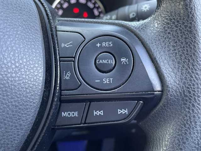 トヨタ ＲＡＶ４ X 茨城県 2021(令3)年 5.1万km ホワイトパールクリスタルシャイン 　モデリスタフルエアロ/　ルーフレール/　純正ディスプレイオーディオ/【フルセグTV/Bluetooth/Miracast】/　衝突被害軽減システム/ レーダークルーズコントロール/ レーンキープアシスト/ 車両接近通報装置/ コーナーセンサー/ モデリスタアルミホイール/　オートLEDライト/　オートマチックハイビーム/　ビルトインETC/　横滑り防止装置/　盗難防止装置/　フロアマット/　プッシュスタート/　スマートキー