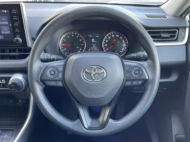 トヨタ ＲＡＶ４ X 茨城県 2021(令3)年 5.1万km ホワイトパールクリスタルシャイン 　モデリスタフルエアロ/　ルーフレール/　純正ディスプレイオーディオ/【フルセグTV/Bluetooth/Miracast】/　衝突被害軽減システム/ レーダークルーズコントロール/ レーンキープアシスト/ 車両接近通報装置/ コーナーセンサー/ モデリスタアルミホイール/　オートLEDライト/　オートマチックハイビーム/　ビルトインETC/　横滑り防止装置/　盗難防止装置/　フロアマット/　プッシュスタート/　スマートキー