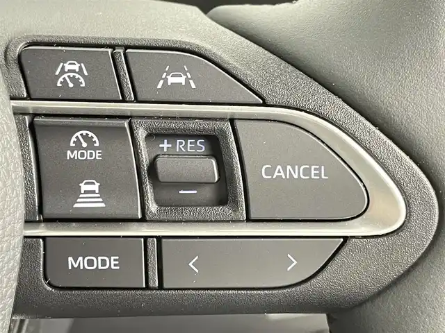 トヨタ ヴォクシー ハイブリッド S－Z 千葉県 2025(令7)年 0.2万km アティチュードブラックマイカ 10.5型純正ディスプレイオーディオ/（コネクティットナビ対応）/フルセグTV　Bluetooth　CD　AM/FM/13，2型有機ELフリップダウンモニター/バックカメラ/ビルトインETC2.0/LEDヘッドライト/オートライト/オートハイビーム/シートヒーター/衝突軽減ブレーキ/レーンキープアシスト/コーナーセンサー/パーキングサポートブレーキ/レーダークルーズコントロール/ブラインドスポットモニター/クリアランスソナー/電子パーキング/ブレーキホールド/オートリトラミラー/ステアリングスイッチ/後席USB入力端子/リアサンバイザー/純正アルミホイール/純正フロアマット