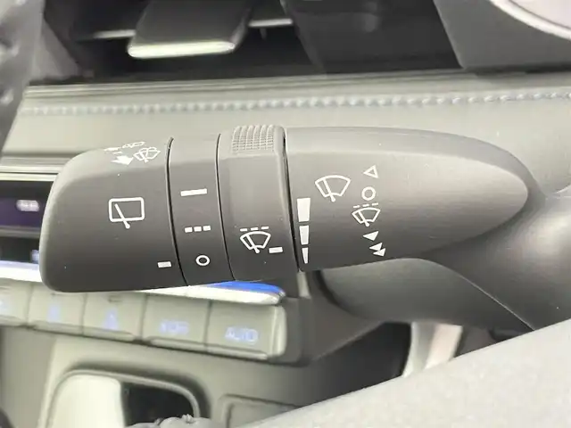 トヨタ ヴォクシー ハイブリッド S－Z 千葉県 2025(令7)年 0.2万km アティチュードブラックマイカ 10.5型純正ディスプレイオーディオ/（コネクティットナビ対応）/フルセグTV　Bluetooth　CD　AM/FM/13，2型有機ELフリップダウンモニター/バックカメラ/ビルトインETC2.0/LEDヘッドライト/オートライト/オートハイビーム/シートヒーター/衝突軽減ブレーキ/レーンキープアシスト/コーナーセンサー/パーキングサポートブレーキ/レーダークルーズコントロール/ブラインドスポットモニター/クリアランスソナー/電子パーキング/ブレーキホールド/オートリトラミラー/ステアリングスイッチ/後席USB入力端子/リアサンバイザー/純正アルミホイール/純正フロアマット