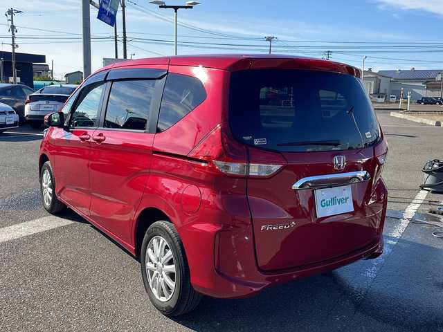 ホンダ フリード＋ G ホンダセンシング 新潟県 2021(令3)年 2.8万km プレミアムクリスタルレッドM ワンオーナー/４WD/社外ナビ/〈BT／AM／FM／DVD〉/バックカメラ/フルセグTV/シートヒーター〈運転席＋助手席〉/エアシート〈運転席＋助手席〉/両側パワースライドドア/ステアリングスイッチ/クルーズコントロール/ビルトインETC/ドライブレコーダー前後/LEDヘッドライト/オートライト/スマートキー/保証書/取り扱い説明書