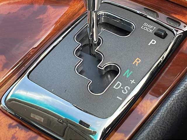 トヨタ セルシオ eR 千葉県 2003(平15)年 8万km ブラック ムーンルーフ 黒革シート ナビ バックカメラ 電動シート シートヒーター 全ドアイージークローザー クルコン スマートキー 純正フロアマット 純正ドアバイザー 純正18インチAW HID オートライト