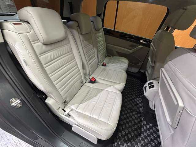 フォルクスワーゲン ゴルフ トゥーラン TDI プレミアム 千葉県 2018(平30)年 6万km インジウムグレーメタリッ 限定車　/パノラマＳＲ　/グレー革シート　/ＡＣＣ　/ナビ　/ＴＶ　/Ｂｌｕｅｔｏｏｔｈ接続　/Ｂカメラ　/シートヒーター　/電動リアゲート　/アダプティブＬＥＤヘッドライト　/衝突軽減Ｂ　/ＢＳＭ　/ＬＫＡ　/ＥＴＣ　/禁煙車