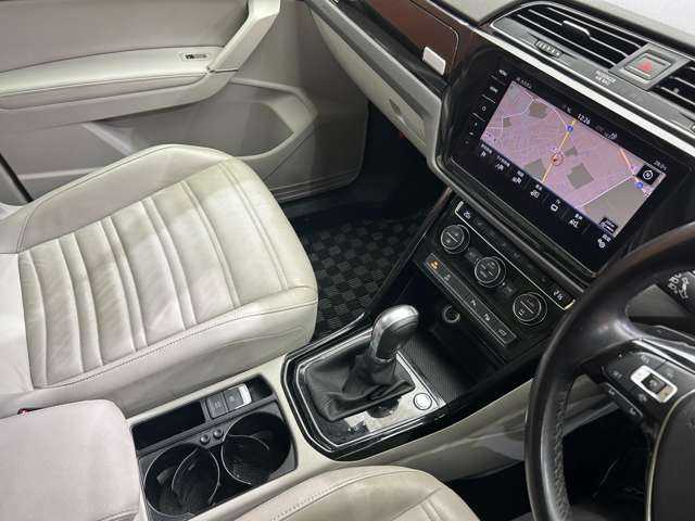 フォルクスワーゲン ゴルフ トゥーラン TDI プレミアム 千葉県 2018(平30)年 6万km インジウムグレーメタリッ 限定車　/パノラマＳＲ　/グレー革シート　/ＡＣＣ　/ナビ　/ＴＶ　/Ｂｌｕｅｔｏｏｔｈ接続　/Ｂカメラ　/シートヒーター　/電動リアゲート　/アダプティブＬＥＤヘッドライト　/衝突軽減Ｂ　/ＢＳＭ　/ＬＫＡ　/ＥＴＣ　/禁煙車