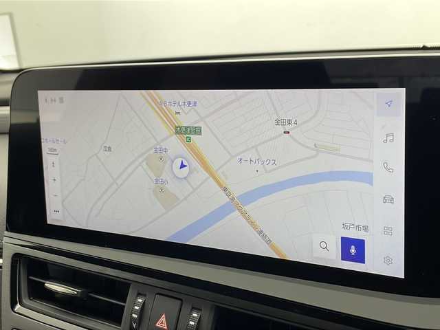 レクサス ＥＳ 300h Fスポーツ 千葉県 2023(令5)年 1.8万km ホワイトノーヴァガラスフレーク パノラミックビューモニター/ムーンルーフ/セーフティシステムプラス/プリクラッシュセーフティ/レーントレーシングアシスト/アダプティブハイビームシステム/レーダークルーズコントロール/ロードサインアシスト/先行車発進告知機能/ドライバー異常時対応システム/パーキングサポートブレーキ（静止物/後方接近車両）/純正ナビ/フルセグTV BT AppleCarPlay AndroidAuto USB端子/ETC2.0/合皮シート/前席シートヒーター/前席ベンチレーション/前席パワーシート（運転席メモリー機能付）/革巻きステアリング/電動パーキングブレーキ/ブレーキホールド/3眼フルLEDヘッドランプ/オートライト/スマートキー/プッシュスタート/純正19インチAW/純正フロアマット
