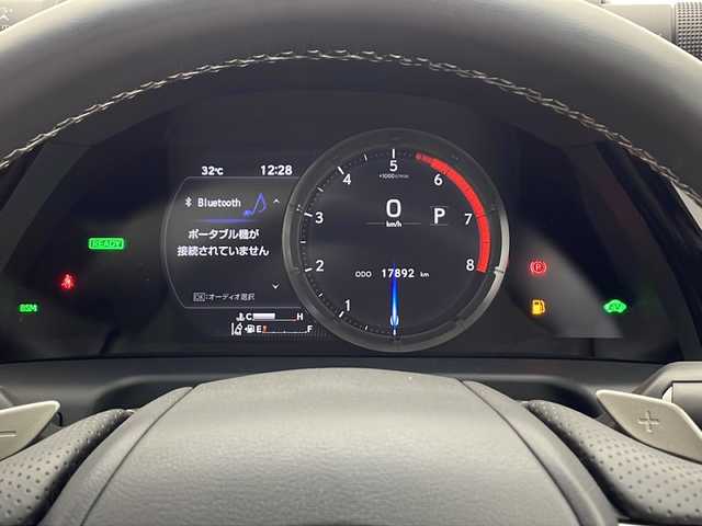 レクサス ＥＳ 300h Fスポーツ 千葉県 2023(令5)年 1.8万km ホワイトノーヴァガラスフレーク パノラミックビューモニター/ムーンルーフ/セーフティシステムプラス/プリクラッシュセーフティ/レーントレーシングアシスト/アダプティブハイビームシステム/レーダークルーズコントロール/ロードサインアシスト/先行車発進告知機能/ドライバー異常時対応システム/パーキングサポートブレーキ（静止物/後方接近車両）/純正ナビ/フルセグTV BT AppleCarPlay AndroidAuto USB端子/ETC2.0/合皮シート/前席シートヒーター/前席ベンチレーション/前席パワーシート（運転席メモリー機能付）/革巻きステアリング/電動パーキングブレーキ/ブレーキホールド/3眼フルLEDヘッドランプ/オートライト/スマートキー/プッシュスタート/純正19インチAW/純正フロアマット