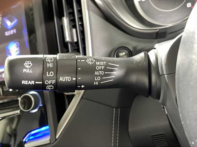 スバル インプレッサ スポーツ 2．0i－L アイサイト 沖縄県 2017(平29)年 3万km クリスタルホワイトP 禁煙車/純正８インチナビ/・ＣＤ／ＤＶＤ／フルセグＴＶ／Ｂｌｕｅｔｏｏｔｈ/バックカメラ/オートクルーズ/ブラインドスポットモニター/純正17インチアルミ/ＥＴＣ２．０/ステアリングリモコン/横滑り防止装置/盗難防止装置/衝突被害軽減装置/スマートキー/プッシュスタート/スペアキー/取扱説明書