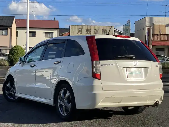 ホンダ ストリーム RSZ 三重県 2006(平18)年 18.6万km プレミアムホワイトパール ♪純正インターナビ/　・DVD再生・CD録音/♪バックカメラ/♪パドルシフト/♪キーレス/♪HIDヘッドライト/♪フォグライト /♪オートライト/♪革巻きステアリング/♪ステアリングスイッチ/♪パドルシフト/♪ETC/♪電動格納ミラー/♪フロアマット/♪スペアタイヤ/♪プライバシーガラス