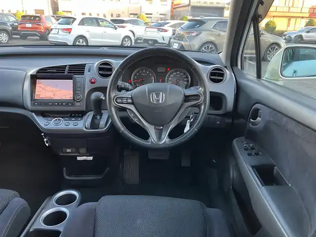 ホンダ ストリーム RSZ 三重県 2006(平18)年 18.6万km プレミアムホワイトパール ♪純正インターナビ/　・DVD再生・CD録音/♪バックカメラ/♪パドルシフト/♪キーレス/♪HIDヘッドライト/♪フォグライト /♪オートライト/♪革巻きステアリング/♪ステアリングスイッチ/♪パドルシフト/♪ETC/♪電動格納ミラー/♪フロアマット/♪スペアタイヤ/♪プライバシーガラス