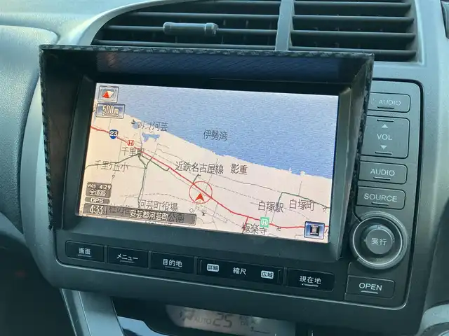 ホンダ ストリーム RSZ 三重県 2006(平18)年 18.6万km プレミアムホワイトパール ♪純正インターナビ/　・DVD再生・CD録音/♪バックカメラ/♪パドルシフト/♪キーレス/♪HIDヘッドライト/♪フォグライト /♪オートライト/♪革巻きステアリング/♪ステアリングスイッチ/♪パドルシフト/♪ETC/♪電動格納ミラー/♪フロアマット/♪スペアタイヤ/♪プライバシーガラス