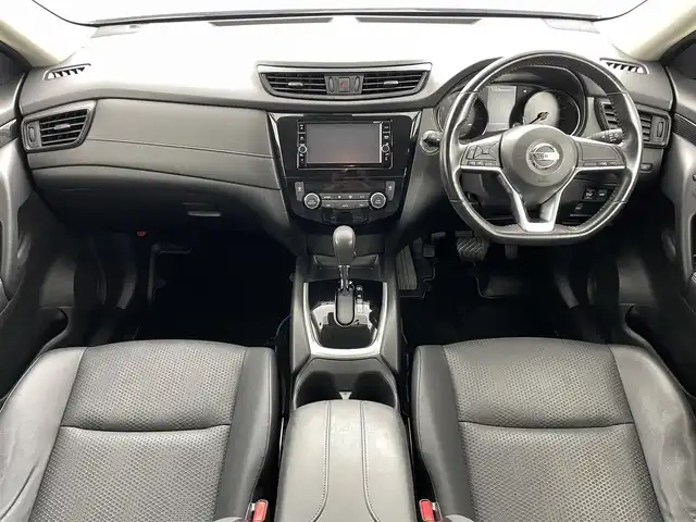 日産 エクストレイル ハイブリッド 20X 福島県 2018(平30)年 6.2万km ダークメタルグレー ブラインドスポットモニター/後退時車両検知/車線逸脱警報装置/エマージェンシーブレーキ/踏み間違い衝突防止アシスト/純正SDナビ/・型番：MM317D-W/・フルセグTV/BT/SD/CD/DVD/AUX/FM/AM/・ETC/・バックカメラ/パワーバックドア/ハーフレザーシート/革張ステアリング/・ステアリングリモコン/ダウンヒルアシストコントロール/ALL MODE 4×4-i切替ダイヤル/プッシュスタート/・スマートキー/・スペアキー1本/電動格納ミラー/・ウィンカーミラー/LEDヘッドライト/・フォグランプ/・オートライト/純正フロアマット/純正17インチAW/純正ドアバイザー