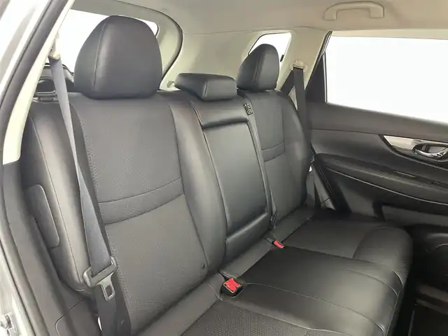 日産 エクストレイル ハイブリッド 20X 福島県 2018(平30)年 6.2万km ダークメタルグレー ブラインドスポットモニター/後退時車両検知/車線逸脱警報装置/エマージェンシーブレーキ/踏み間違い衝突防止アシスト/純正SDナビ/・型番：MM317D-W/・フルセグTV/BT/SD/CD/DVD/AUX/FM/AM/・ETC/・バックカメラ/パワーバックドア/ハーフレザーシート/革張ステアリング/・ステアリングリモコン/ダウンヒルアシストコントロール/ALL MODE 4×4-i切替ダイヤル/プッシュスタート/・スマートキー/・スペアキー1本/電動格納ミラー/・ウィンカーミラー/LEDヘッドライト/・フォグランプ/・オートライト/純正フロアマット/純正17インチAW/純正ドアバイザー